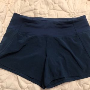 Lululemon shorts size 4